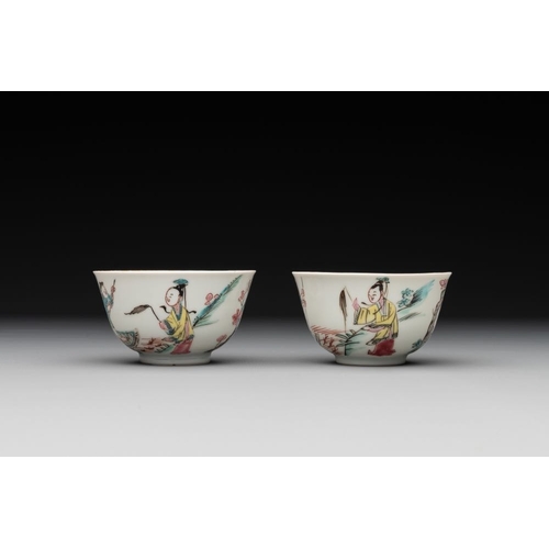 230 - A pair of Chinese famille rose 'beloved by the river' cups and saucers, YongzhengDia.: 12,5 cm (the ... 