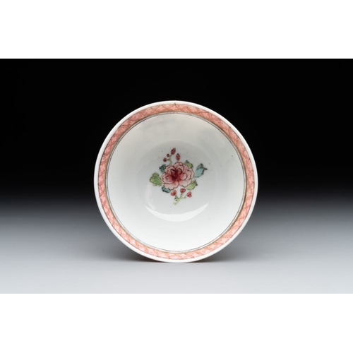 232 - A fine Chinese famille rose 'lady, boy and rabbit' cup, YongzhengDia.: 6,9 cm - H.: 4 cm... 