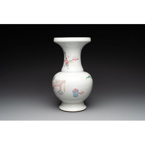 235 - A fine Chinese famille rose vase with figural design, YongzhengH.: 35,7 cm