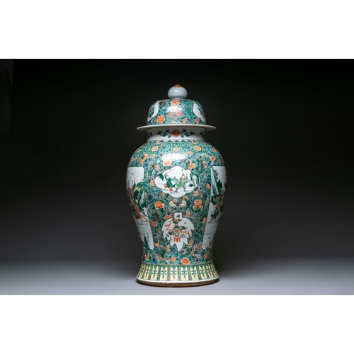 271 - A large Chinese famille verte 'warriors on horseback' vase and cover, 19th C.H.: 77,5 cm (incl. cove... 