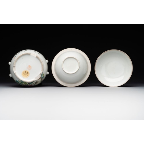 272 - A varied collection of seven Chinese famille rose, verte and monochrome wares, 19th C.H.: 21,5 cm (t... 