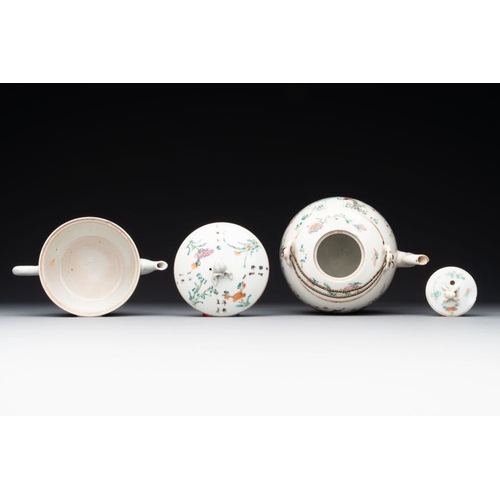 272 - A varied collection of seven Chinese famille rose, verte and monochrome wares, 19th C.H.: 21,5 cm (t... 