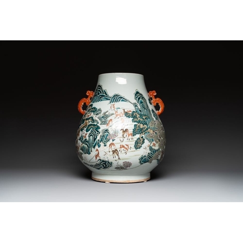 275 - A large Chinese famille rose '100 deer' 'hu' vase, Qianlong mark, 19th C.H.: 44,7 cm... 