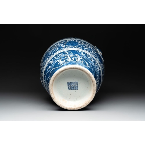 280 - A large Chinese blue and white 'flower scroll' vase, Qianlong mark, 19th C.H.: 61,8 cm
Provenance: P... 