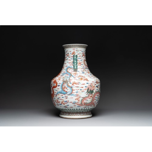 288 - A large Chinese famille rose 'dragon' 'hu' vase, 19/20th C.H.: 58 cm