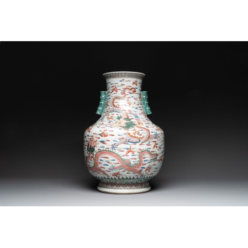 288 - A large Chinese famille rose 'dragon' 'hu' vase, 19/20th C.H.: 58 cm