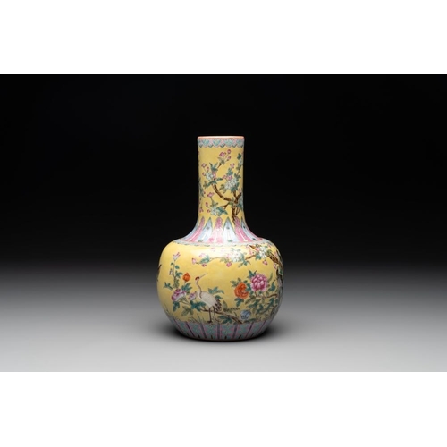 295 - A Chinese famille rose yellow-ground bottle vase, Bao Shan Zhai  mark, 19th C.H.: 20,5 cm... 