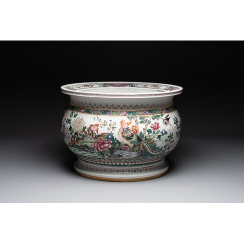 304 - A large famille rose-style 'phoenix' fish bowl or jardiniere, Samson, Paris, 19th C.Dia.: 62,5 cm -H... 