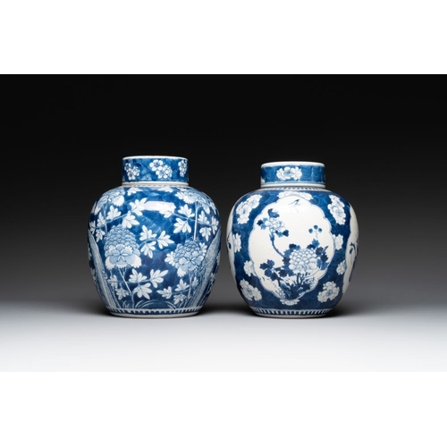 314 - Two Chinese blue and white 'peonies' and 'peonies and antiquities' jars and covers, 19th C.H.: 25,5 ... 