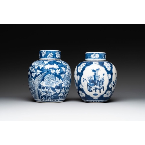 314 - Two Chinese blue and white 'peonies' and 'peonies and antiquities' jars and covers, 19th C.H.: 25,5 ... 