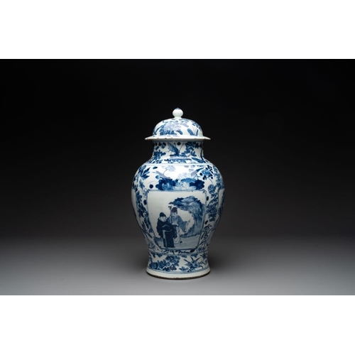 316 - A pair of Chinese blue and white vases and covers with figural panels, 19th C.H.: 50 cm (incl. cover... 