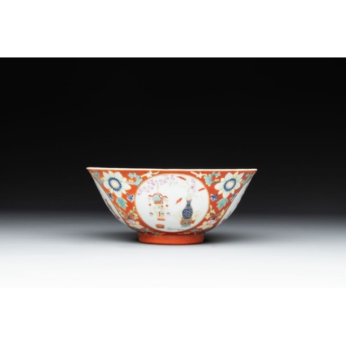 329 - A Chinese famille rose coral-red-ground 'antiquities' bowl, Yongzheng mark, RepublicDia.: 14,6 cm - ... 