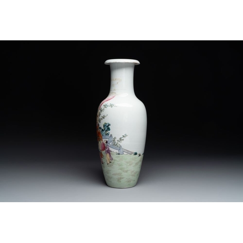 353 - A fine Chinese famille rose 'shouxing' vase, Qianlong mark, RepublicH.: 41,4 cm