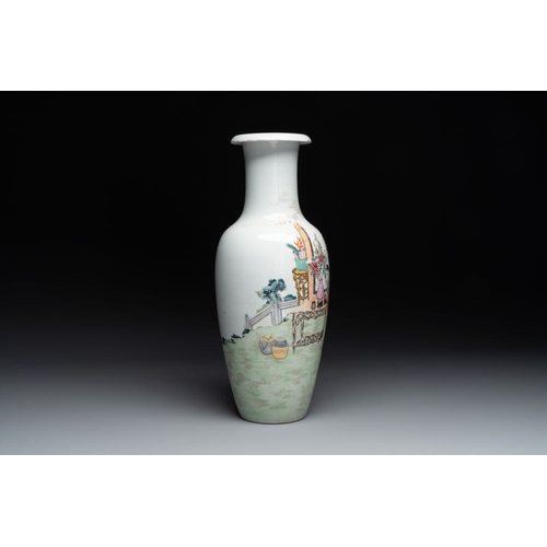 353 - A fine Chinese famille rose 'shouxing' vase, Qianlong mark, RepublicH.: 41,4 cm