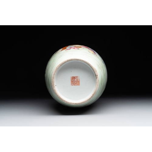 353 - A fine Chinese famille rose 'shouxing' vase, Qianlong mark, RepublicH.: 41,4 cm