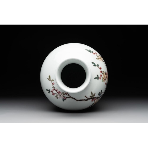 356 - A Chinese famille rose 'birds among blossoming branches' vase, Yongzheng mark, RepublicH.: 41,5 cm... 