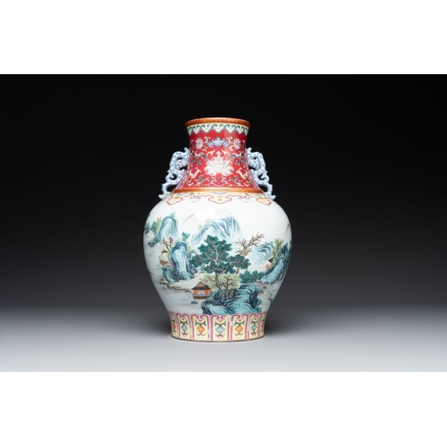 362 - A Chinese famille rose 'moutainous landscape' vase, Qianlong mark, 19/20th C.H.: 28,7 cm... 