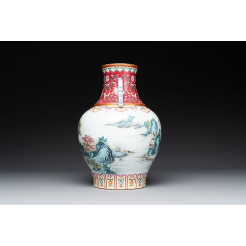 362 - A Chinese famille rose 'moutainous landscape' vase, Qianlong mark, 19/20th C.H.: 28,7 cm... 