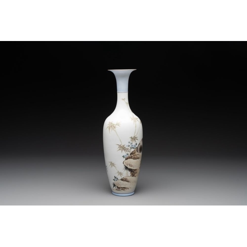 371 - A Chinese polychrome-decorated eggshell 'cat' vase, Zhong Guo Jingdezhen Zhi  mark, 20th C.H.: 35 cm... 