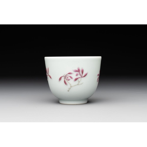 392 - A Chinese famille rose 'orchid' cup, Tui Si Tang Zhi  mark, 19/20th C.Dia.: 8 cm - H.: 6,5 cm... 