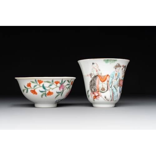 397 - A Chinese famille rose bowl, a cup and a brush rest, Qianlong and Tongzhi mark, 19/20th C.Dia.: 9,2 ... 