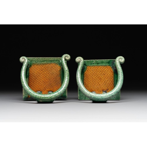 40 - A pair of Chinese sancai-glazed miniature horseshoe-back chairs, MingH.: 17,4 cm