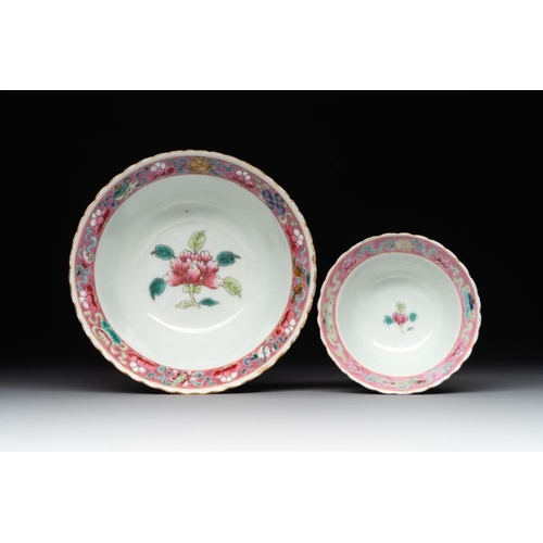 407 - A collection of 16 Chinese famille rose wares for the Straits or Peranakan market, 19th C.Dia.: 22,5... 