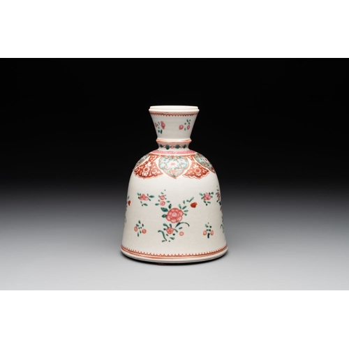 409 - A Chinese famille rose hookah base with floral design for the Islamic market, QianlongH.: 18 cm... 