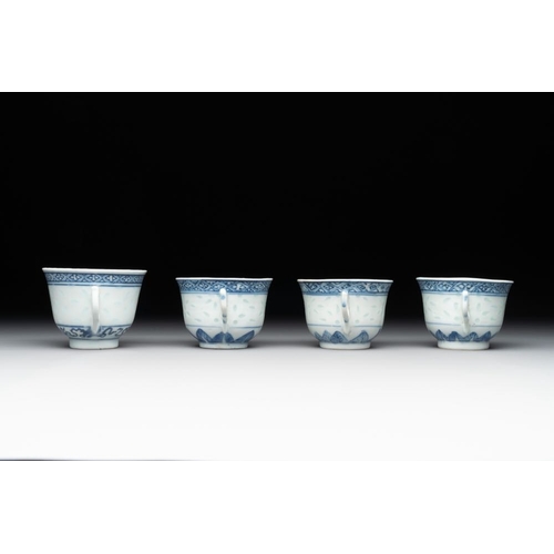 426 - A collection of 22 Chinese blue and white wares, Ruo Shen Zhen Cang mark, 19/20th C.Dia.: 8,8 cm - H... 