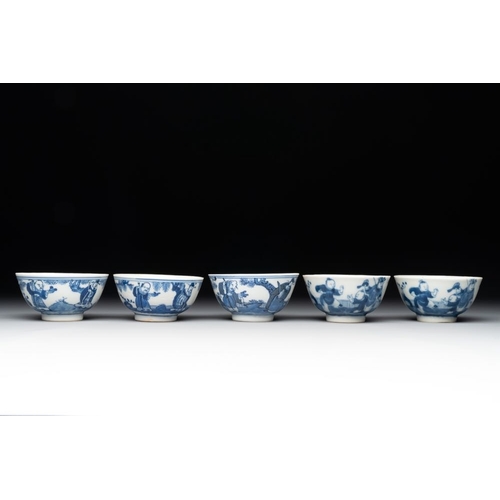 426 - A collection of 22 Chinese blue and white wares, Ruo Shen Zhen Cang mark, 19/20th C.Dia.: 8,8 cm - H... 