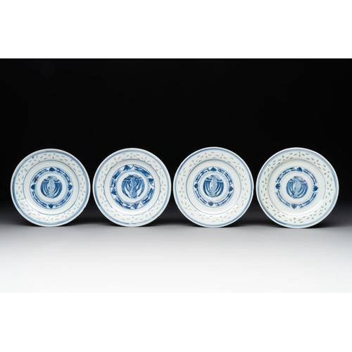 426 - A collection of 22 Chinese blue and white wares, Ruo Shen Zhen Cang mark, 19/20th C.Dia.: 8,8 cm - H... 