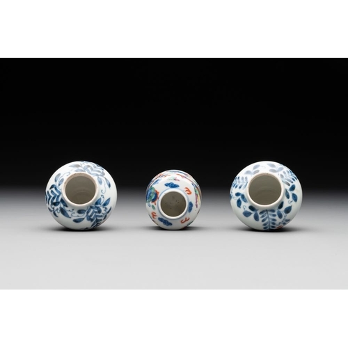 436 - Seven Chinese blue, white and doucai vases, Wanli/Yongzheng/Qianlong mark, 19th C.H.: 5,5 cm (the sm... 