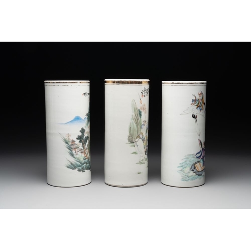 437 - A varied collection of 14 Chinese famille rose and monochrome wares, 19/20th C.H.: 54,5 cm (the larg... 