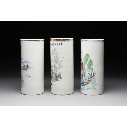 437 - A varied collection of 14 Chinese famille rose and monochrome wares, 19/20th C.H.: 54,5 cm (the larg... 