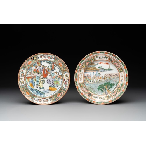 440 - Four Chinese Canton famille rose plates, 19/20th C.Dia.: 21 cm (the largest)Dia.: 20,5 cm (the small... 