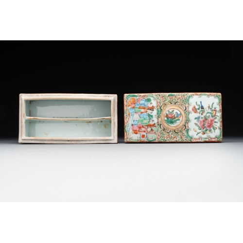 442 - Two Chinese Canton famille rose brush pots and two boxes and covers, 19th C.Dim.: 18,5 x 9,3 x 7 cm ... 