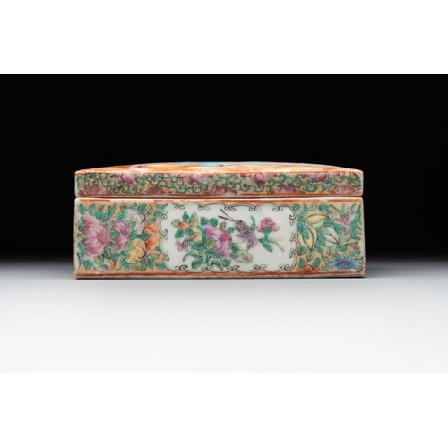 442 - Two Chinese Canton famille rose brush pots and two boxes and covers, 19th C.Dim.: 18,5 x 9,3 x 7 cm ... 