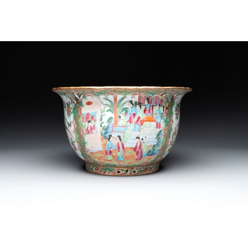 443 - A Chinese Canton famille rose jardiniere and stand with court scenes, 19th C.Dia.: 36 cm - H.: 24,5 ... 