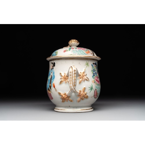 454 - A Chinese Canton famille rose 'Wu Shuang Pu' covered sugar bowl and two bowls, 19th C.L.: 14,5 - H.:... 