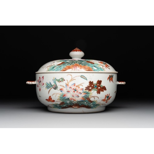 468 - A Chinese famille rose 'heron and lotus' tureen and cover, QianlongL.: 27 - H.: 18 cm (incl. cover)... 