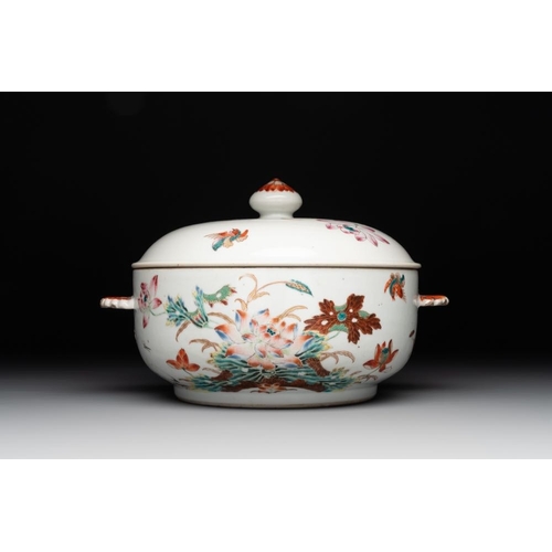 468 - A Chinese famille rose 'heron and lotus' tureen and cover, QianlongL.: 27 - H.: 18 cm (incl. cover)... 