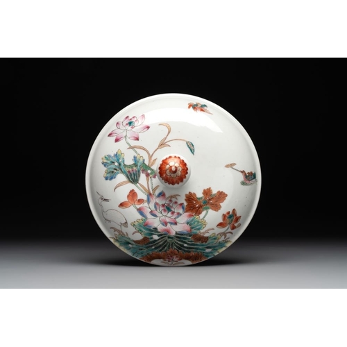 468 - A Chinese famille rose 'heron and lotus' tureen and cover, QianlongL.: 27 - H.: 18 cm (incl. cover)... 