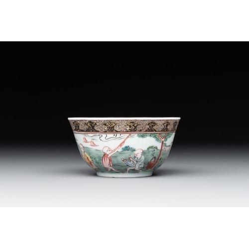 482 - A fine Chinese famille rose 'apple pickers' cup and saucer, YongzhengDia.: 11,7 cm (the saucer)Dia.:... 