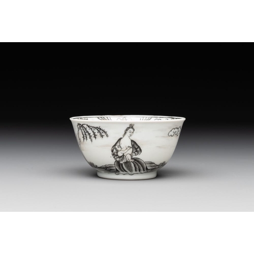 492 - A Chinese grisaille and gilt-decorated 'European subject' cup and saucer, QianlongDia.: 12,2 cm (the... 