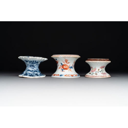 517 - A collection of five Chinese blue and white, famille rose and Imari-style salts, Kangxi/QianlongDia.... 