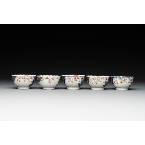 519 - Five Chinese famille rose 'tobacco leaf' cups and saucers, QianlongDia.: 12,3 cm (the saucers)Dia.: ... 