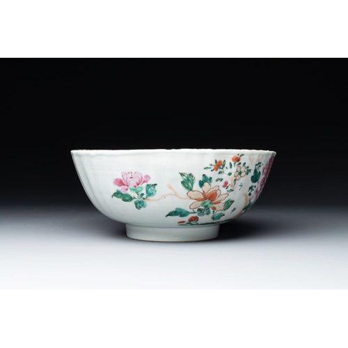 520 - A Chinese famille rose 'pseudo-tobacco leaf' dish, a bowl and a blue and white gilt-decorated jug, Q... 