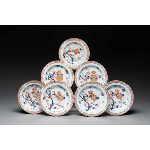 524 - Seven Chinese Imari-style 'flowers and insects' plates, Kangxi/YongzhengDia.: 22,9 cm (the largest)D... 