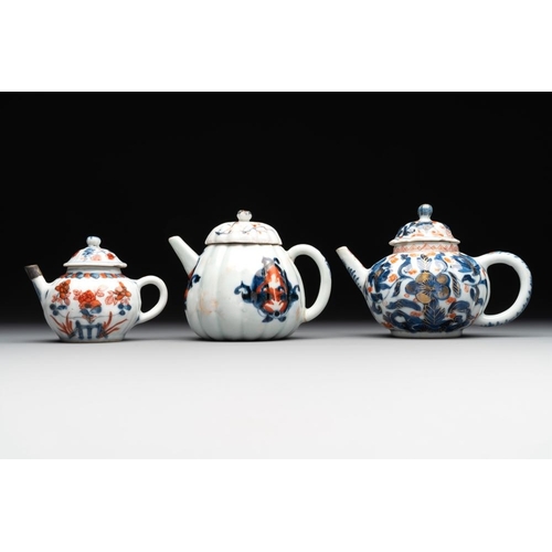 526 - A collection of five Chinese Imari-style wares and one Canton famille rose cup, Kangxi/QianlongL.: 1... 