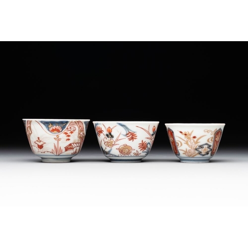 535 - A varied collection of 22 Japanese Imari wares, 17/19th C.Dia.: 22 cm (the largest plate)Dia.: 20,2 ... 